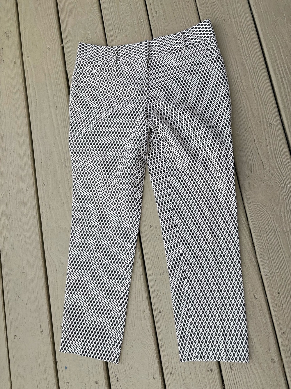 NWOT Ann Taylor (Devin) Black and White Printed Straight Leg Ankle Pants, Size:4